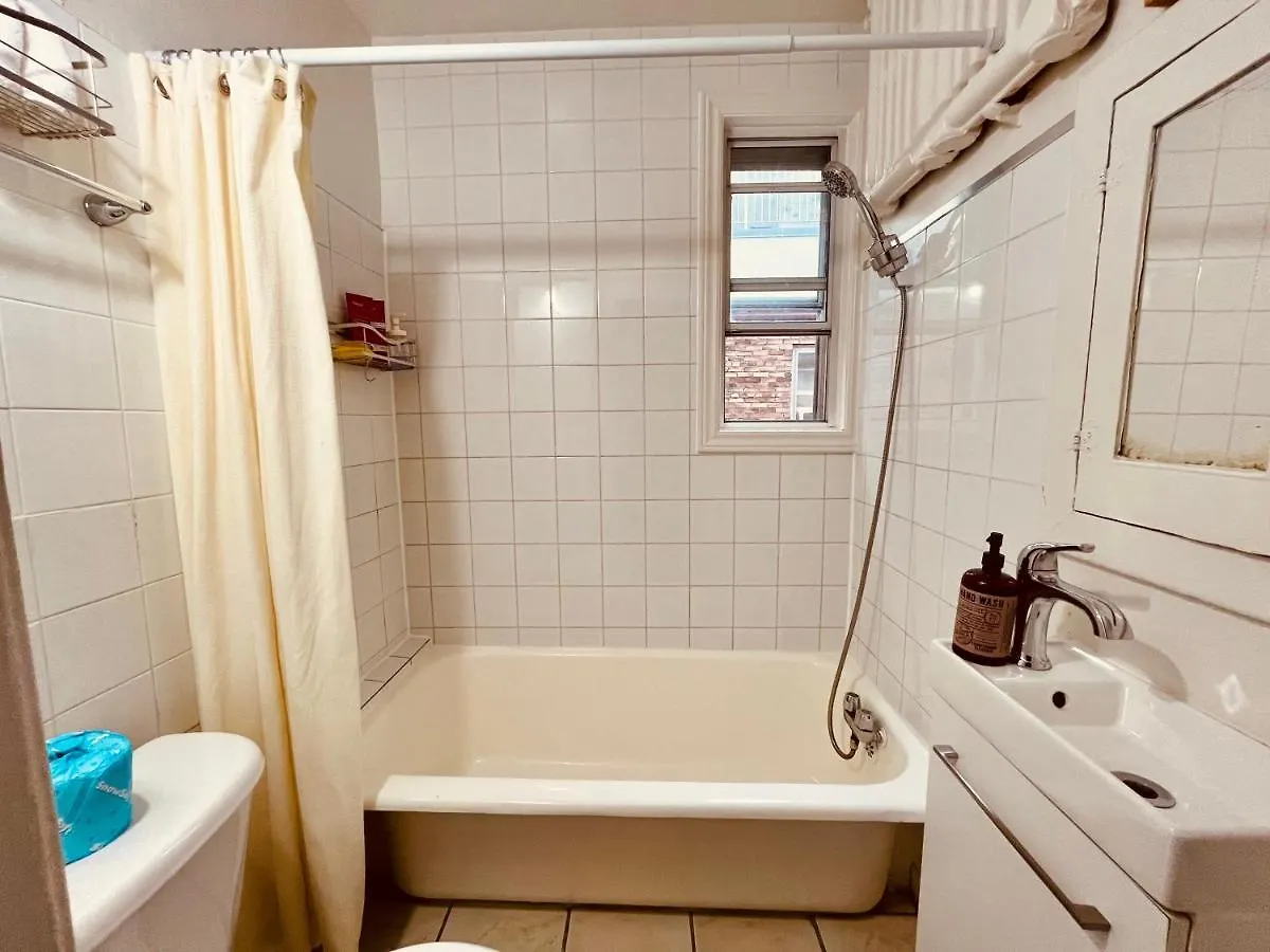 Hipster Studio In Little Italy Apartment Toronto